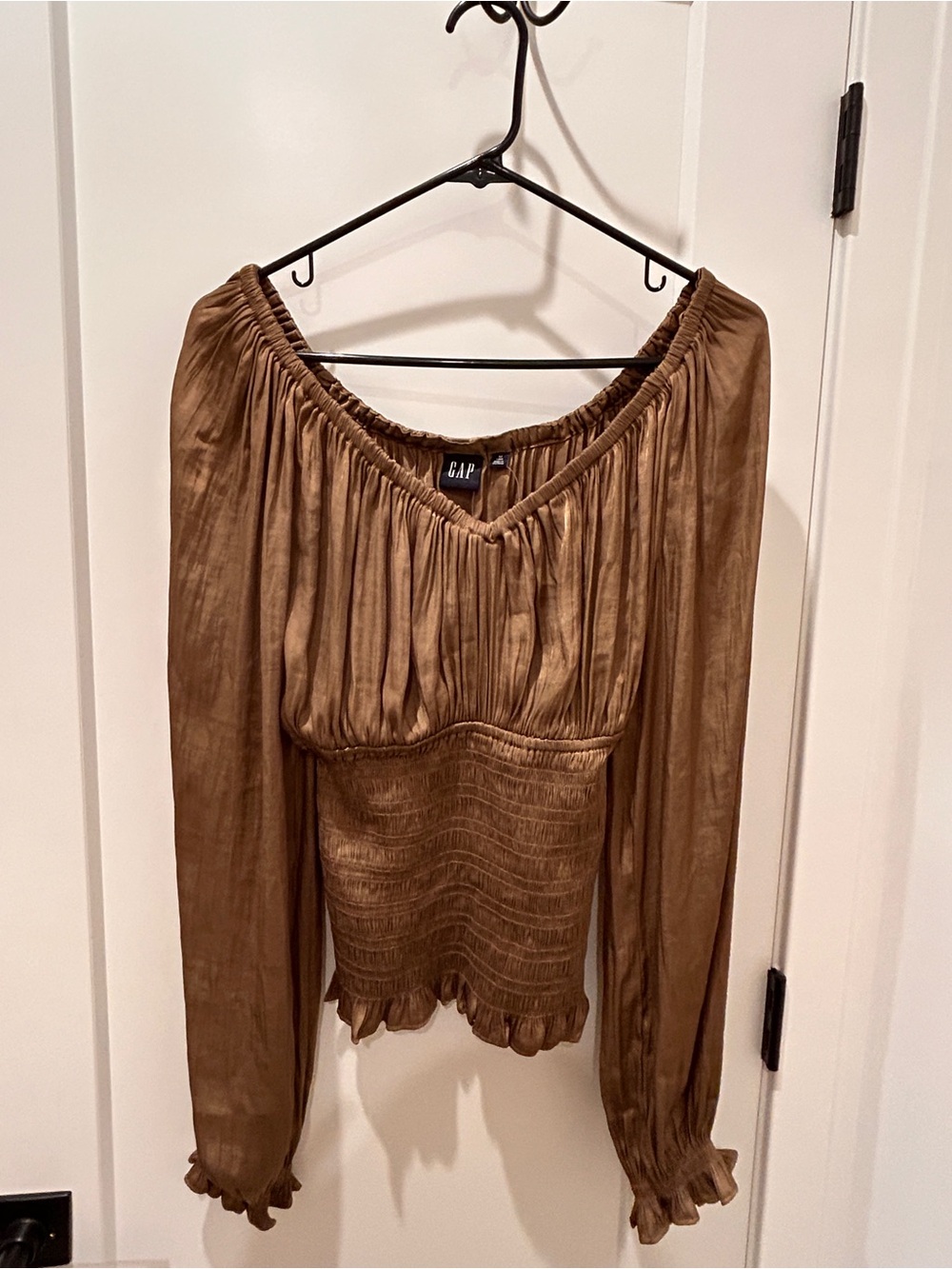 GAP Women's khaki Off-Shoulder Smocked Blouse